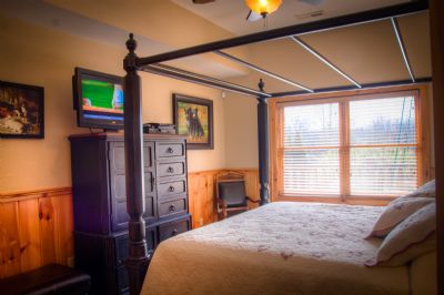 Lower level king master suite